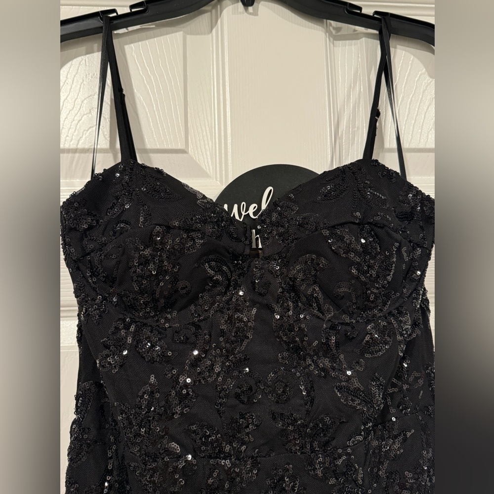 Dress - Picture 2 of 4